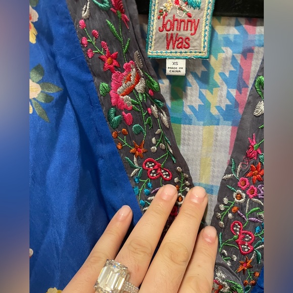 Johnny was short embroidered kimono blazer cardigan shawl xs had a snap to close - Picture 7 of 10
